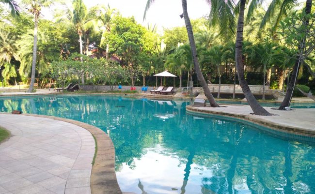 三亚酒店游泳池